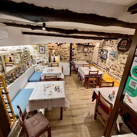 Restaurant & Guest House Semani Berat Exterior photo