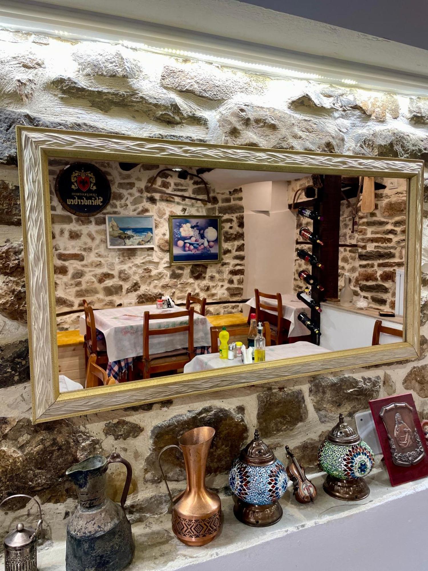 Restaurant & Guest House Semani Berat Exterior photo