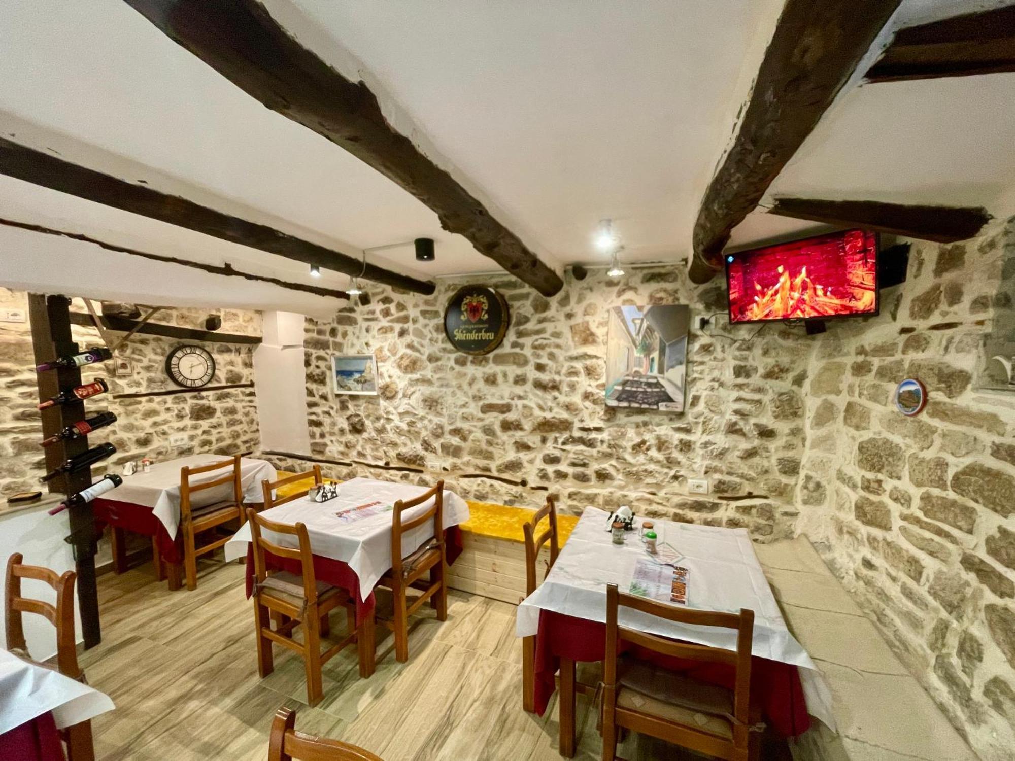 Restaurant & Guest House Semani Berat Exterior photo